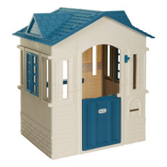 Toddler deals playhouse outside